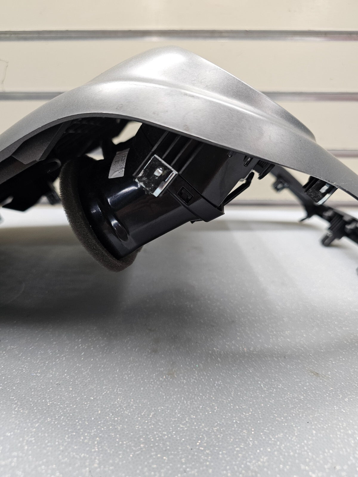 🔥08-10 Vue Center Dash FM Radio Stereo Display Bezel Trim Panel Dark Gray B31