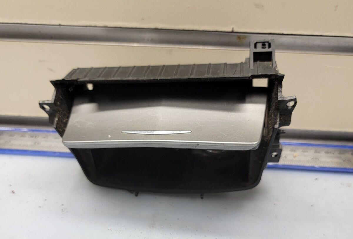 🔥2008-2012 CADILLAC CTS CIGARETTE LIGHTER POWER SUPPLY DASH STORAGE PANEL