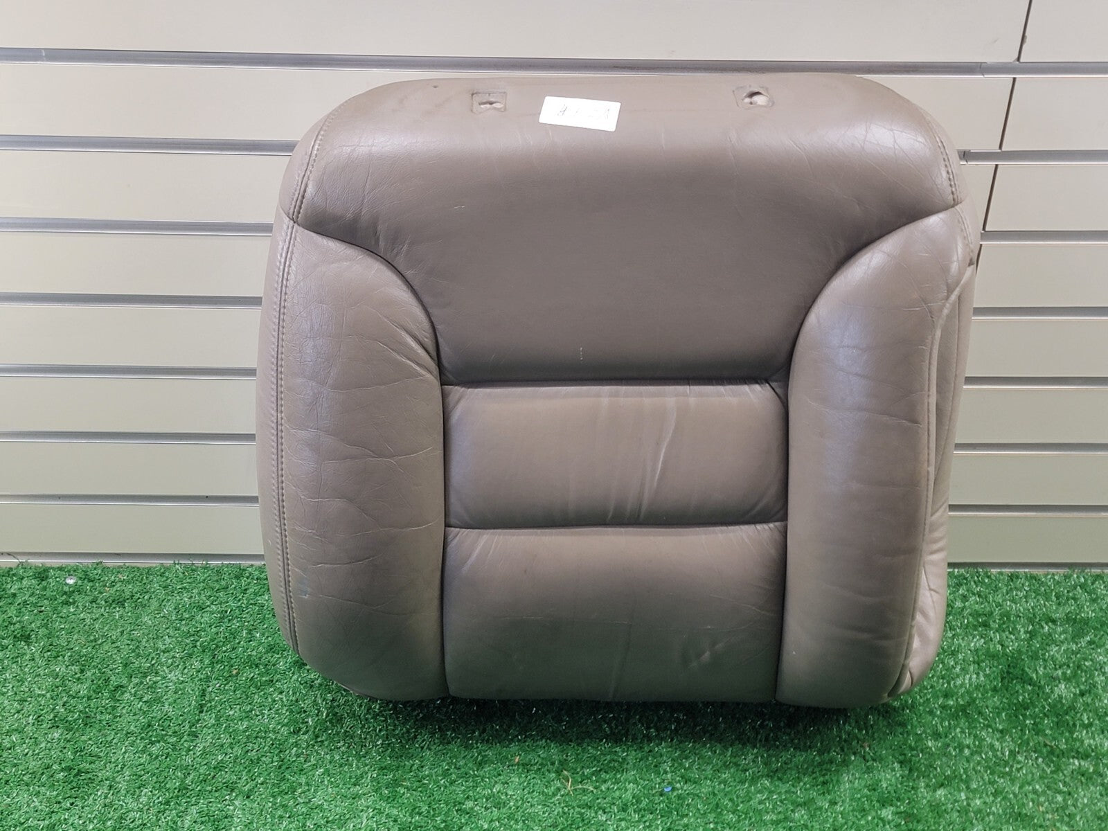 🔥1995-1999 Chevy GMC Silverado  Seat rest cushion leather front right V2 TAN