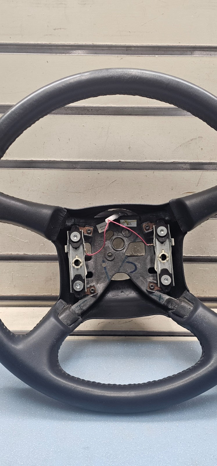99-02 Chevy Silverado Tahoe Suburban Blazer SONOMA Steering Wheel Leather black
