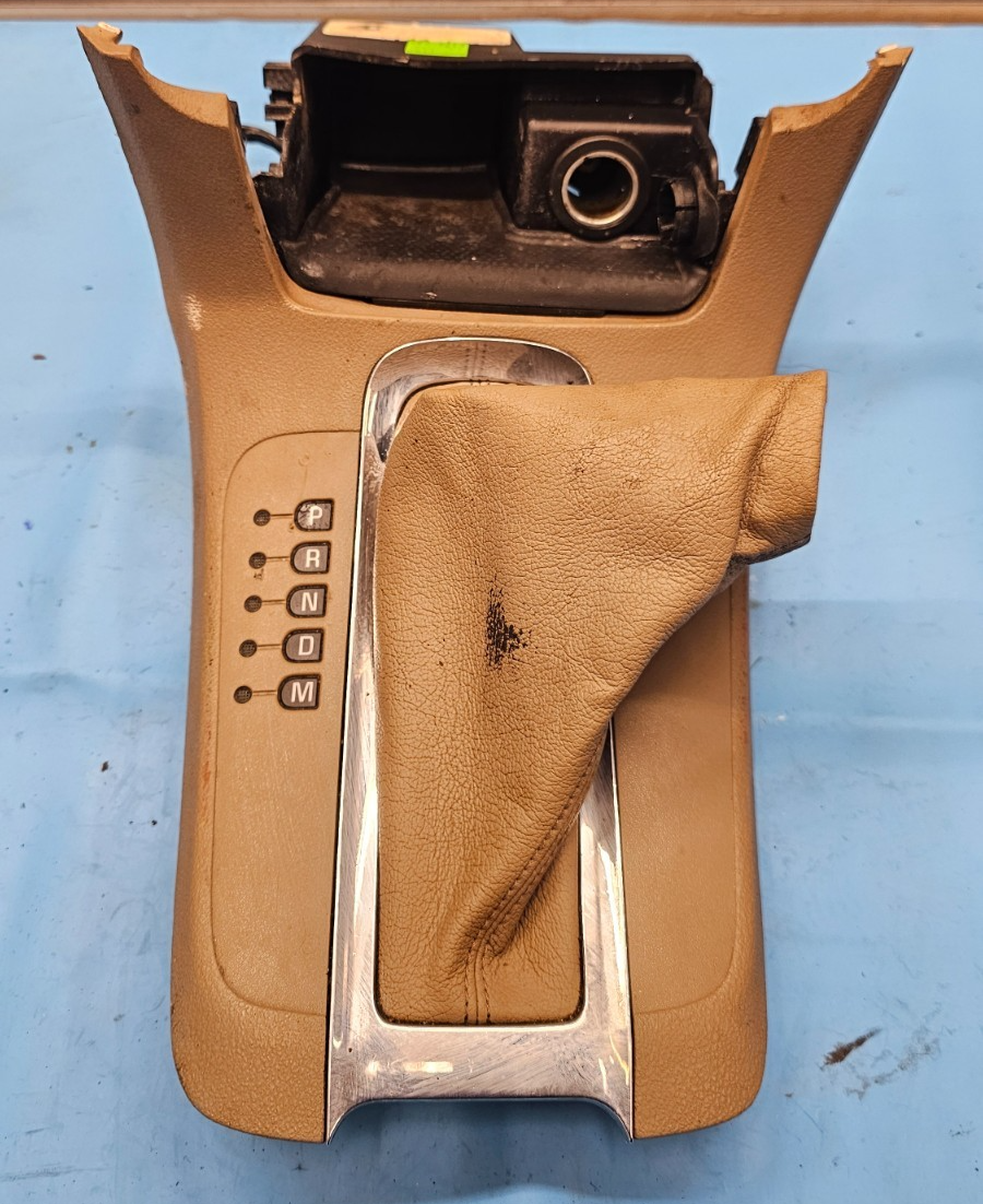 🔥08-12 MALIBU AUTOMATIC TRANSMISSION FLOOR GEAR LEVER SHIFTER TRIM BEZEL TAN