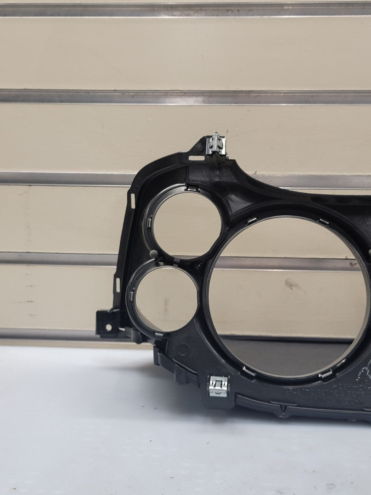 07-13 CHEVY SILVERADO DASH SPEEDOMETER INSTRUMENT GAUGE CLUSTER BEZEL TRIM B C21