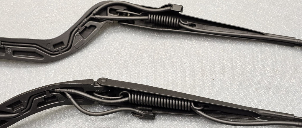 🔥00-05 CADILLAC DEVILLE LEFT DRIVER RIGHT PASSENGER WINDHSHIELD WIPER ARM SET