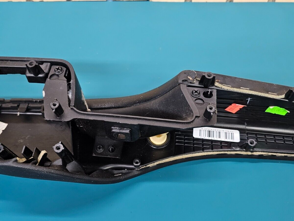17-20 CHRYSLER PACIFICA FRONT LEFT DRIVER DOOR TRIM PANEL HANDLE ARM REST BLACK