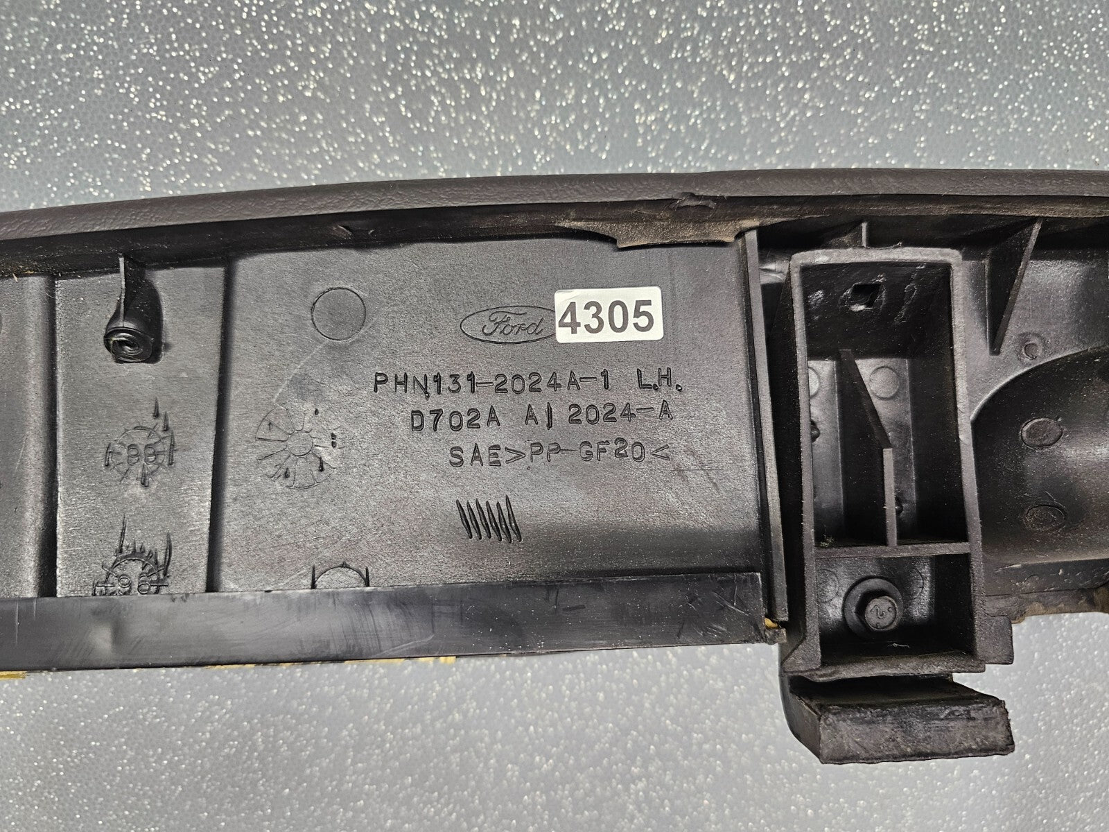 99-07 Ford F250 F350 EXCURSION DOOR PANEL ARMREST LEFT DRIVER HANDLE PULL BLACK