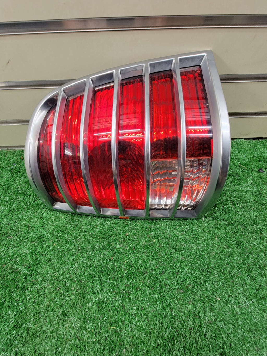 🔥2002-2005 Mercury Mountaineer Passenger Side Tail Light Taillight OEM