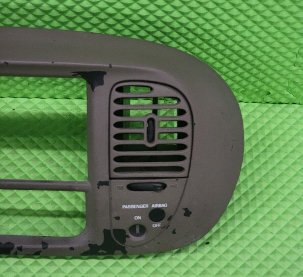 97-03 Ford F150 Center Dash Radio Climate BEZEL Trim Panel🔴AIRBG Line Lt Tan B1