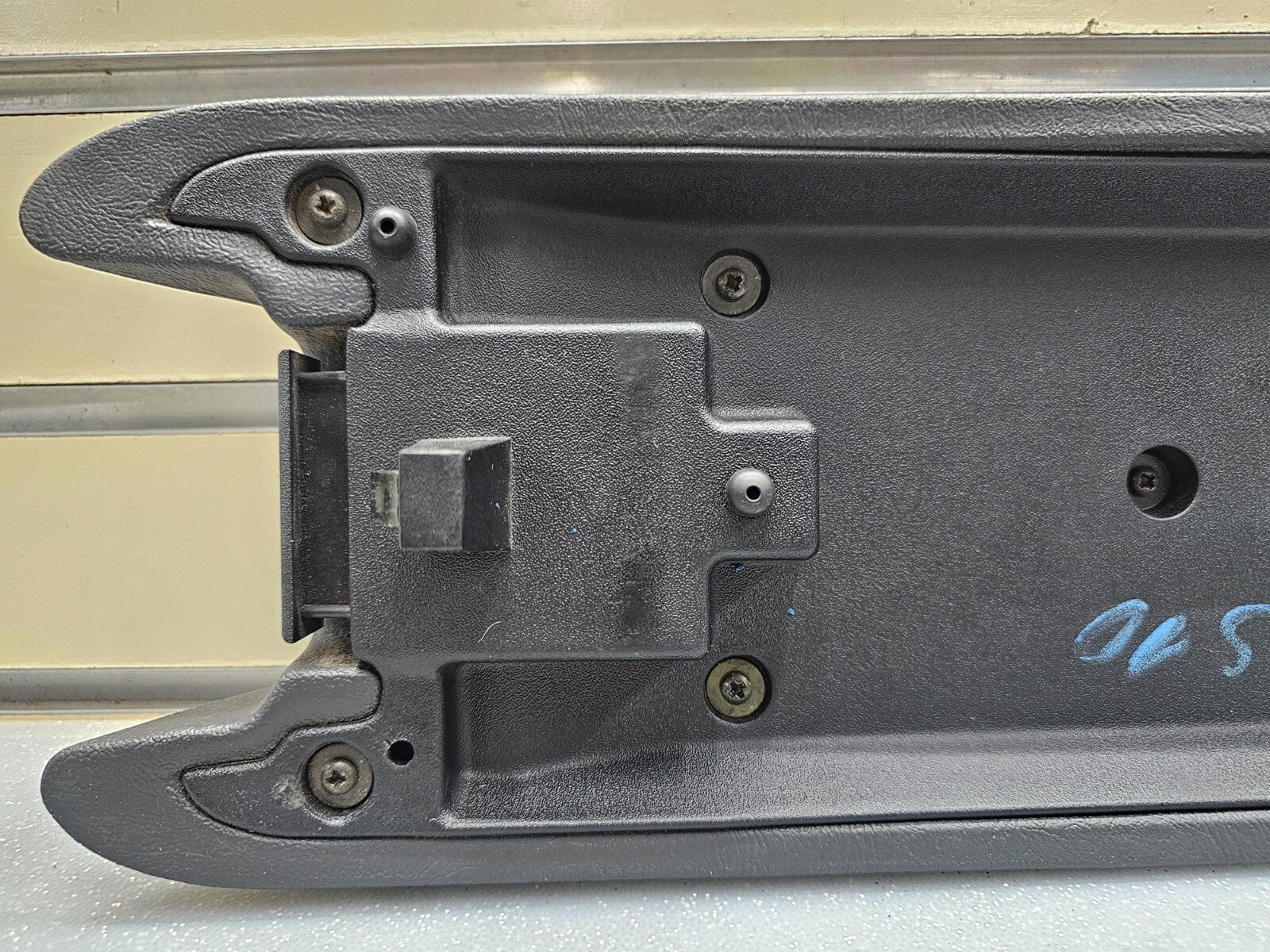 🔥94-97 Blazer Jimmy Sonoma S10 Bravada Armrest Center Console Lid Top Pad Black