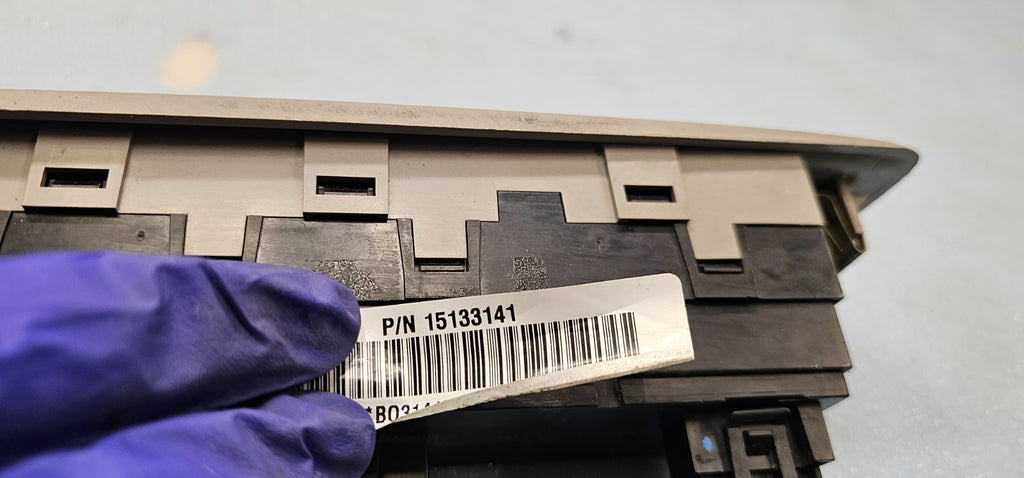 🔥02-05 GMC ENVOY PASSENGER WINDOW SWITCH BEZEL DARK GRAY OEM