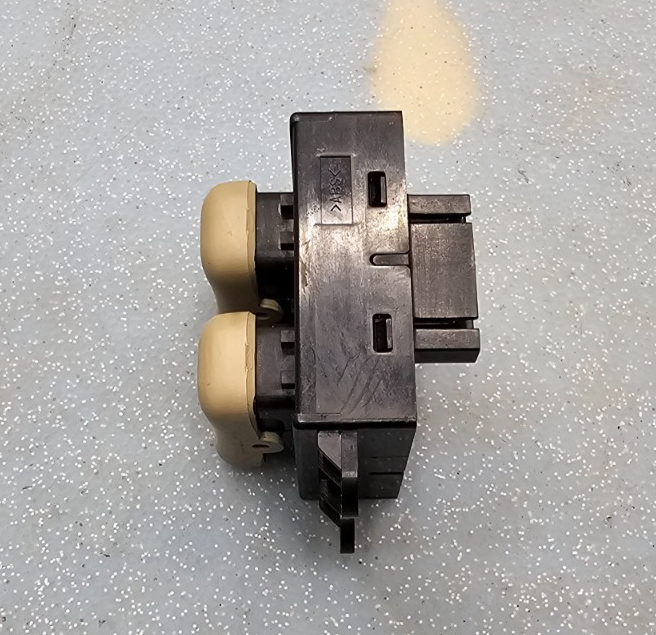 🔥05-11 Lucerne Cadillac STS GM Moon Sun Roof Sunroof Light Switch Assembly
