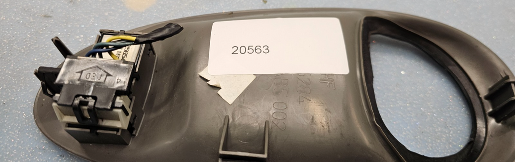 🔥00-05 Buick Lesabre Front Right Passenger Door Lock Control TAN OEM