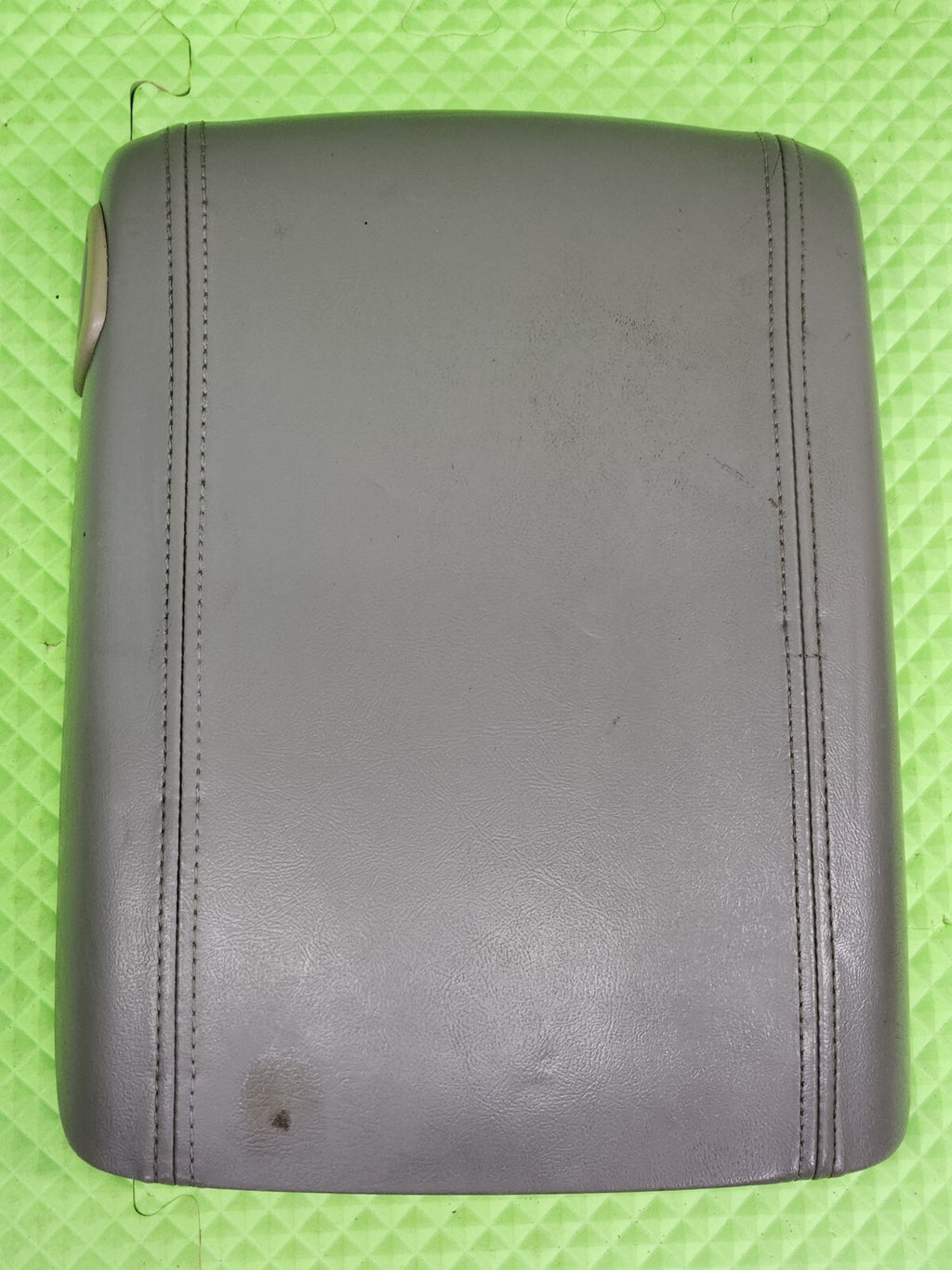 🔥02-06 Cadillac ESCALADE YUKON Center Console Armrest Storage LEATHER GRAY