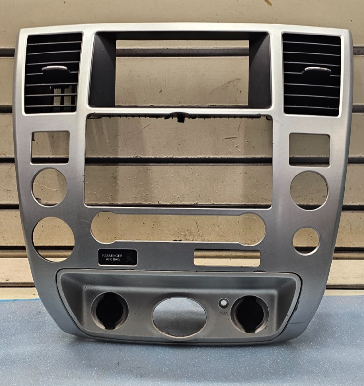 🔥08-15 Armada QX56 Dash FM Radio Climate Bezel Stereo Display Trim Panel Silver