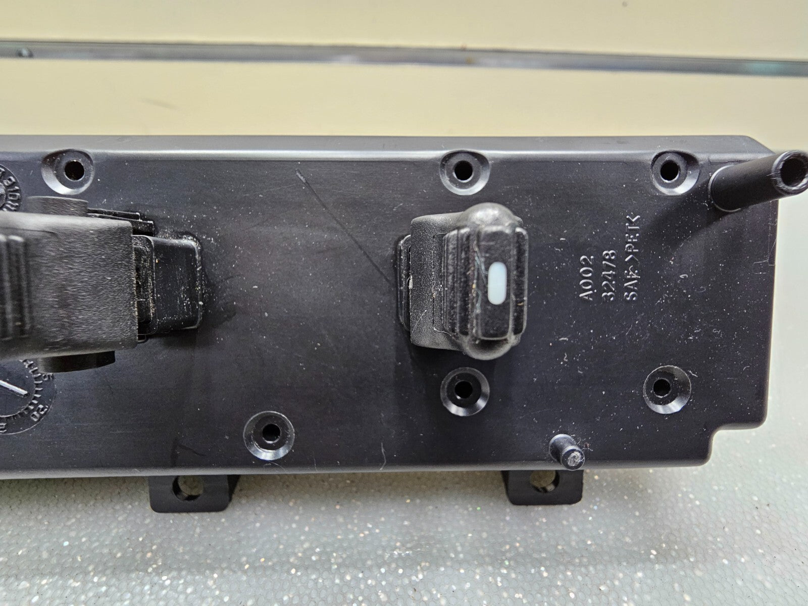 99-04 Jeep Grand Cherokee Passenger Master Door Window Mirror Switch Assembly