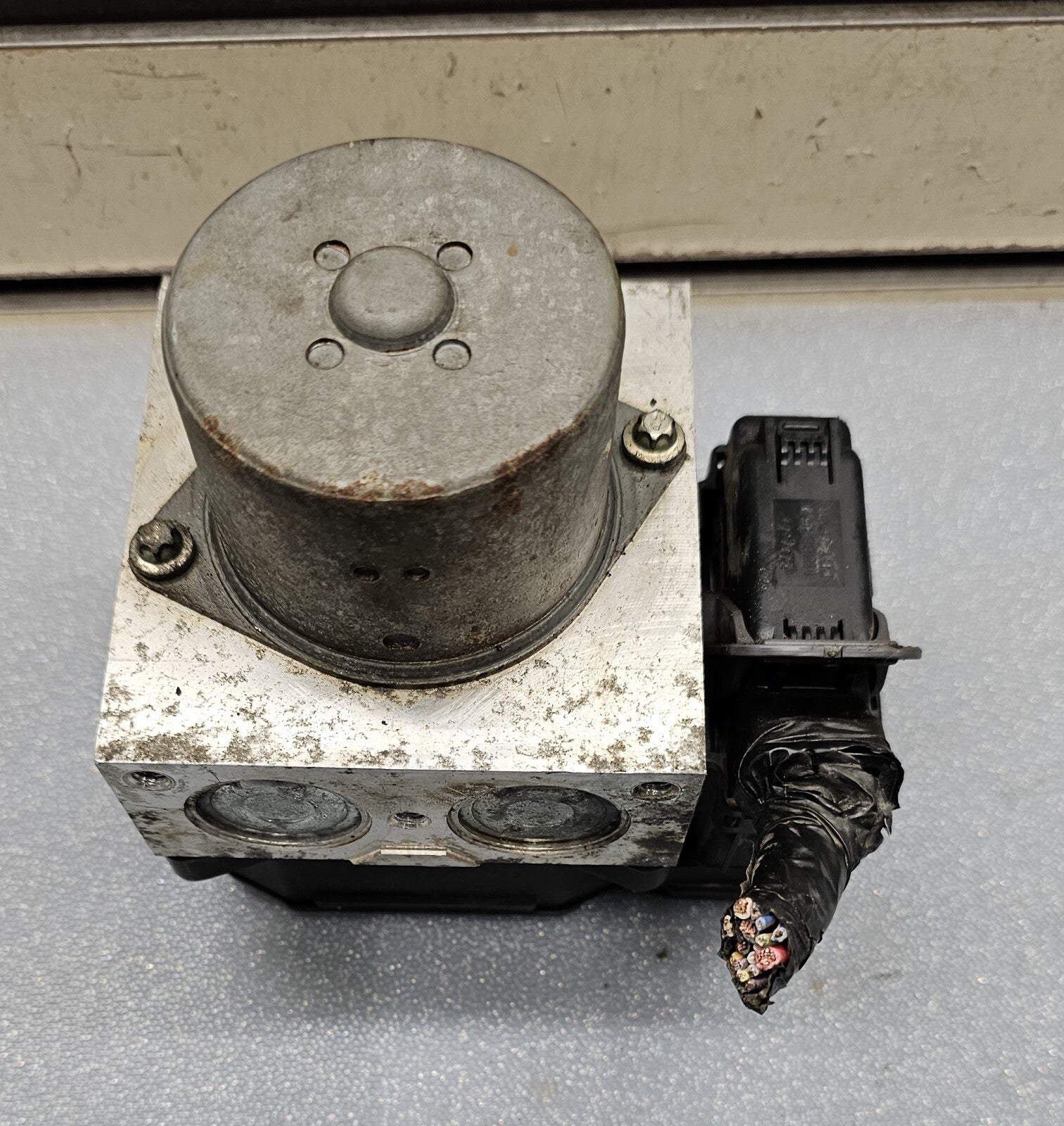 08-09 FORD EDGE ABS ANTI-LOCK POWER BRAKE PUMP ACTUATOR MODULE MOTOR ASSEMBLY