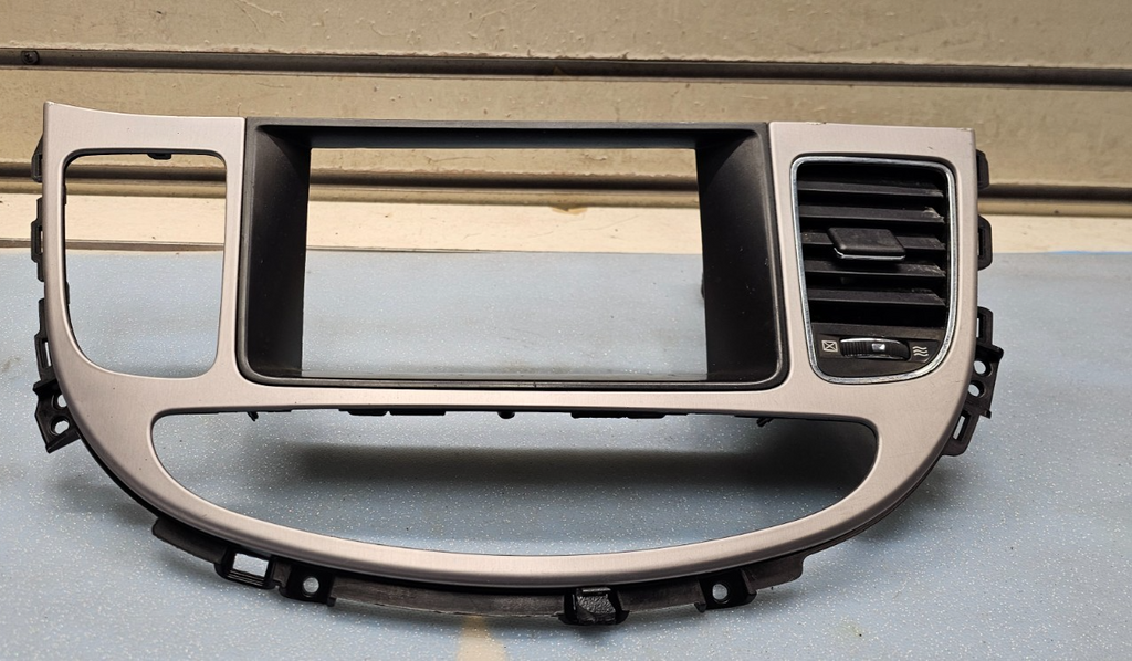 🔥2009-2014 Hyundai Genesis Center Trim Radio Bezel Air Vent Panel Silver