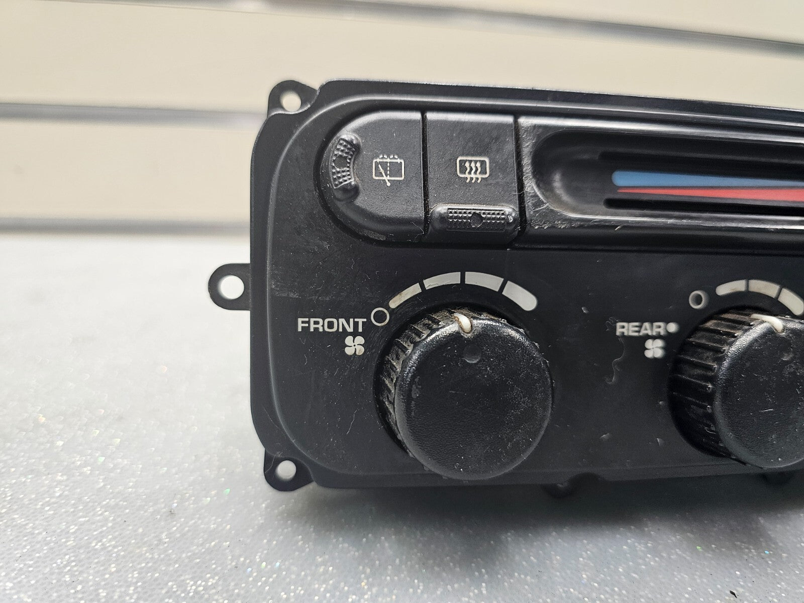04-07 Dodge Caravan Town Country Dash AC Climate Temperature Heater Control OEM