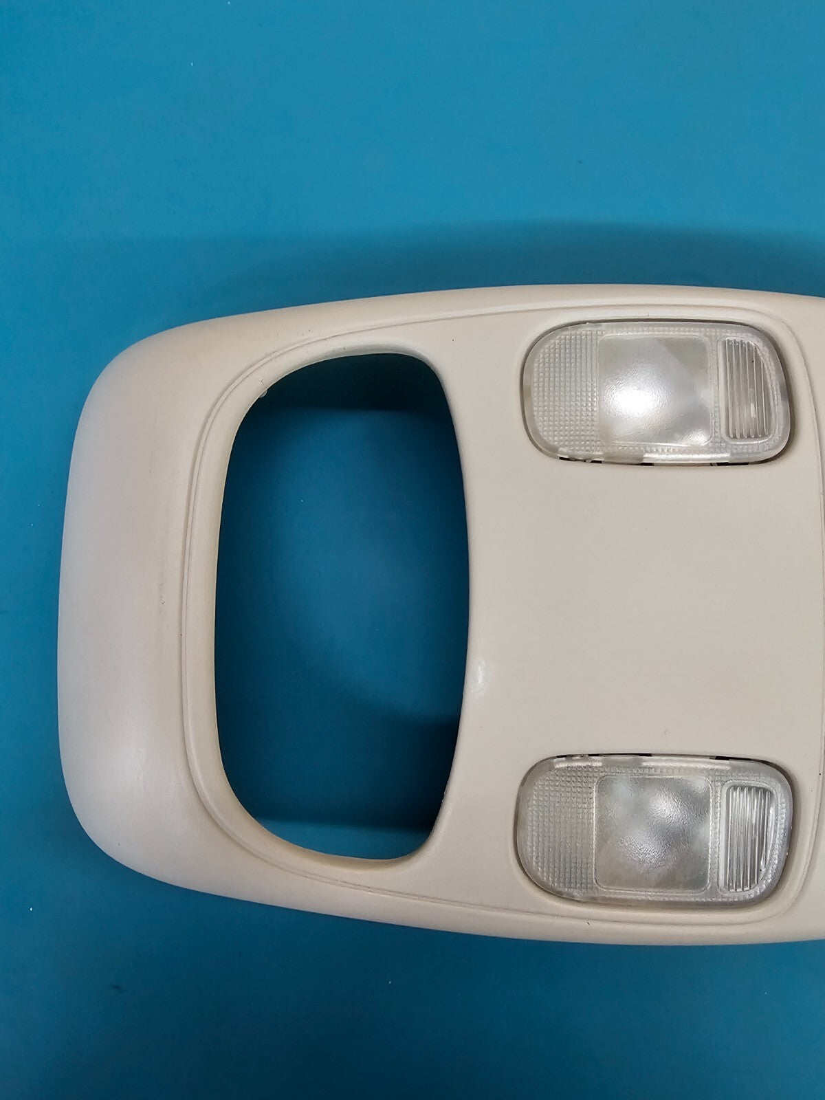 02-05 Dodge RAM Overhead Console DOME Light Roof Storage Compartment LT GRAY 05