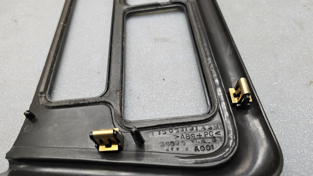 🔥02-05 GMC DENALI OEM CENTER DASH DISPLAY INFO TRIM SURROUND COVER