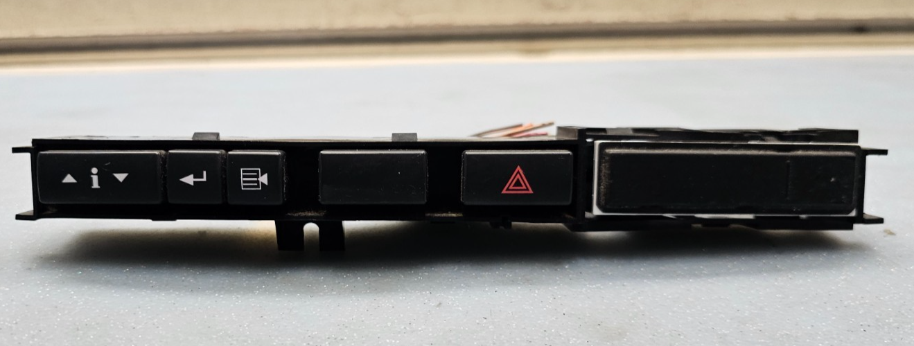 🔥05-07 Saturn Relay Driver Info Switch Assy Center Hazard Switch Assembly