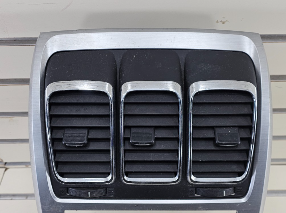🔥07-12 GMC Acadia Center Dash Radio Bezel Climate Control Trim Panel Silver OEM