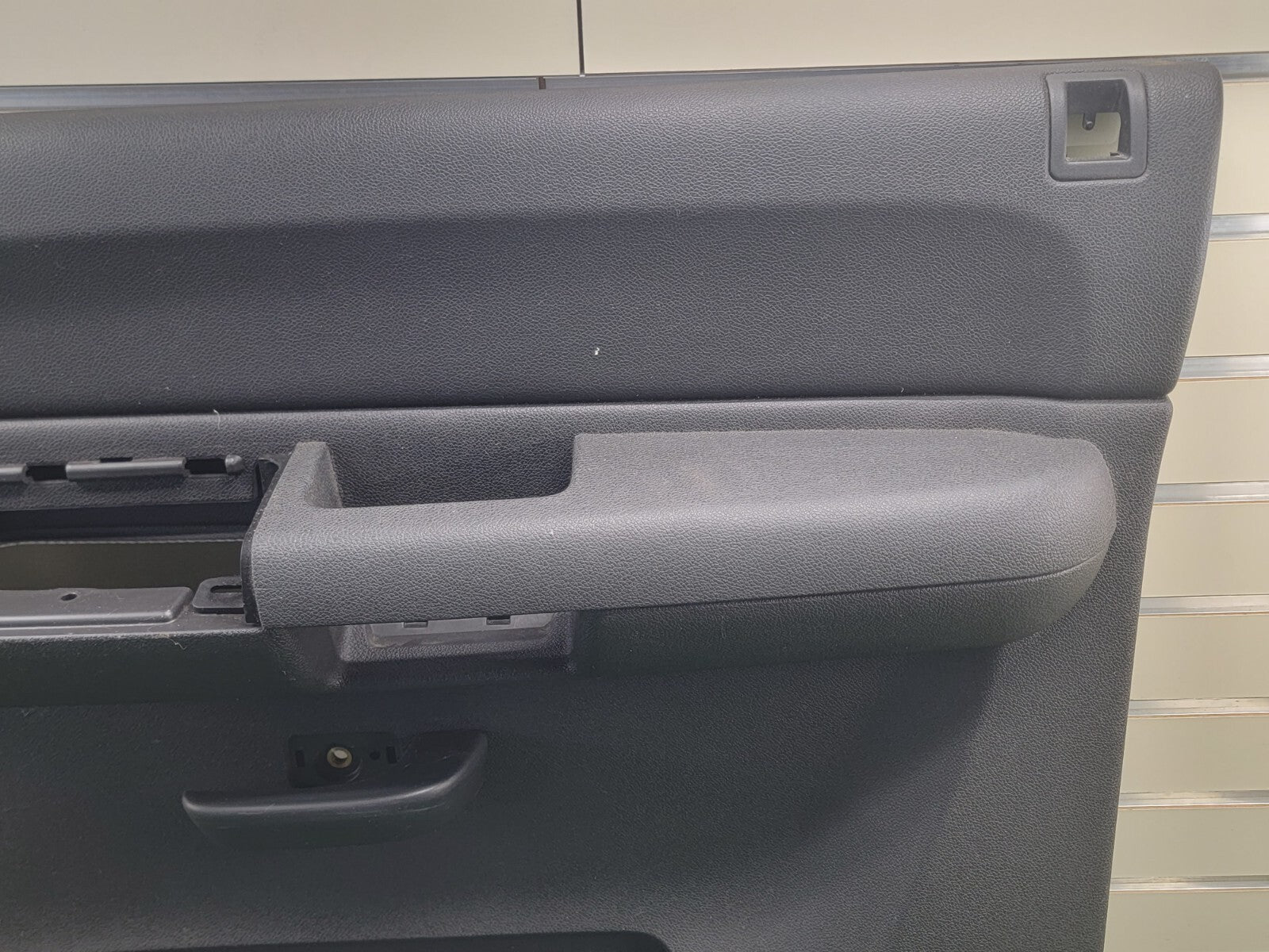 🔥07-09 Chevrolet Silverado GMC Sierra Door Panel right passenger black auto D19