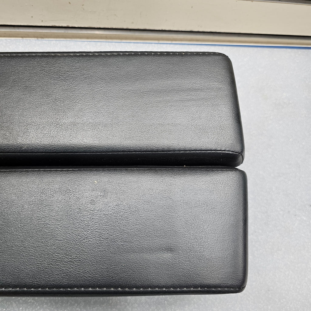 🔥03-05 Infiniti FX35 FX45 Center Console Arm Rest Lid Cover Assembly BLACK OEM