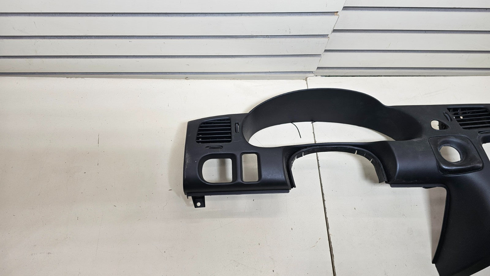 🔥 00-05 Chevy Monte Carlo Dash Bezel Radio Surround Cluster Trim  Black