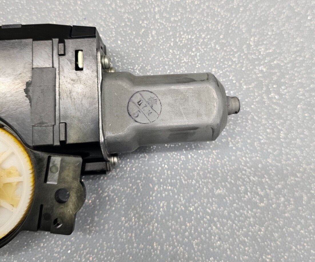 05-10 SCION TC Front Upper Sun Roof Power Motor Sliding Gear Motorized Assembly