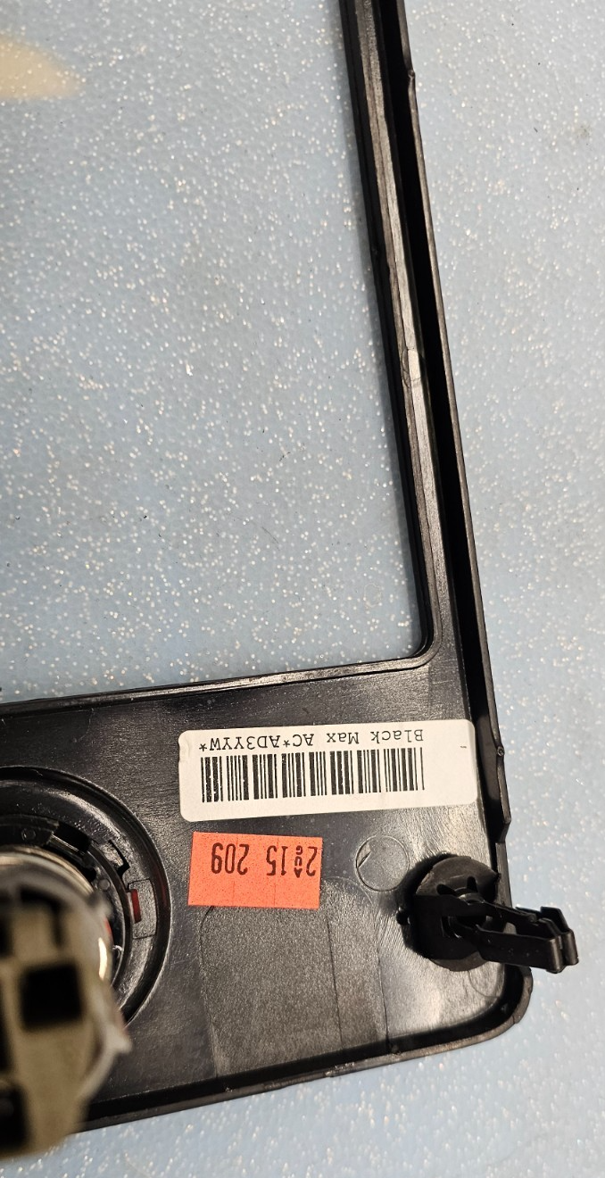 🔥05-07 FORD FOCUS FRONT CENTER DASH RADIO CLIMATE CONTROL BEZEL TRIM PANEL OEM