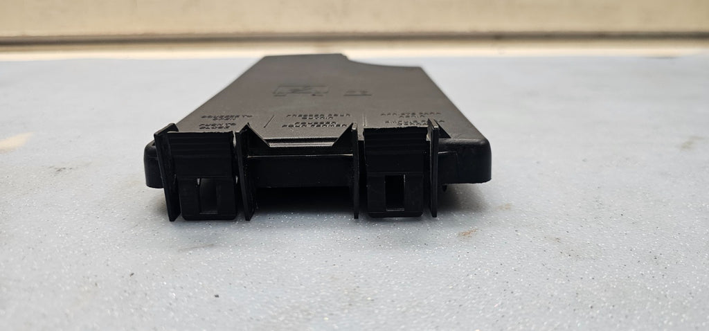 04-16 AVENGER SEBRING JEEP PATRIOT CALIBER Front Relay Engine Fuse Box Cover Lid