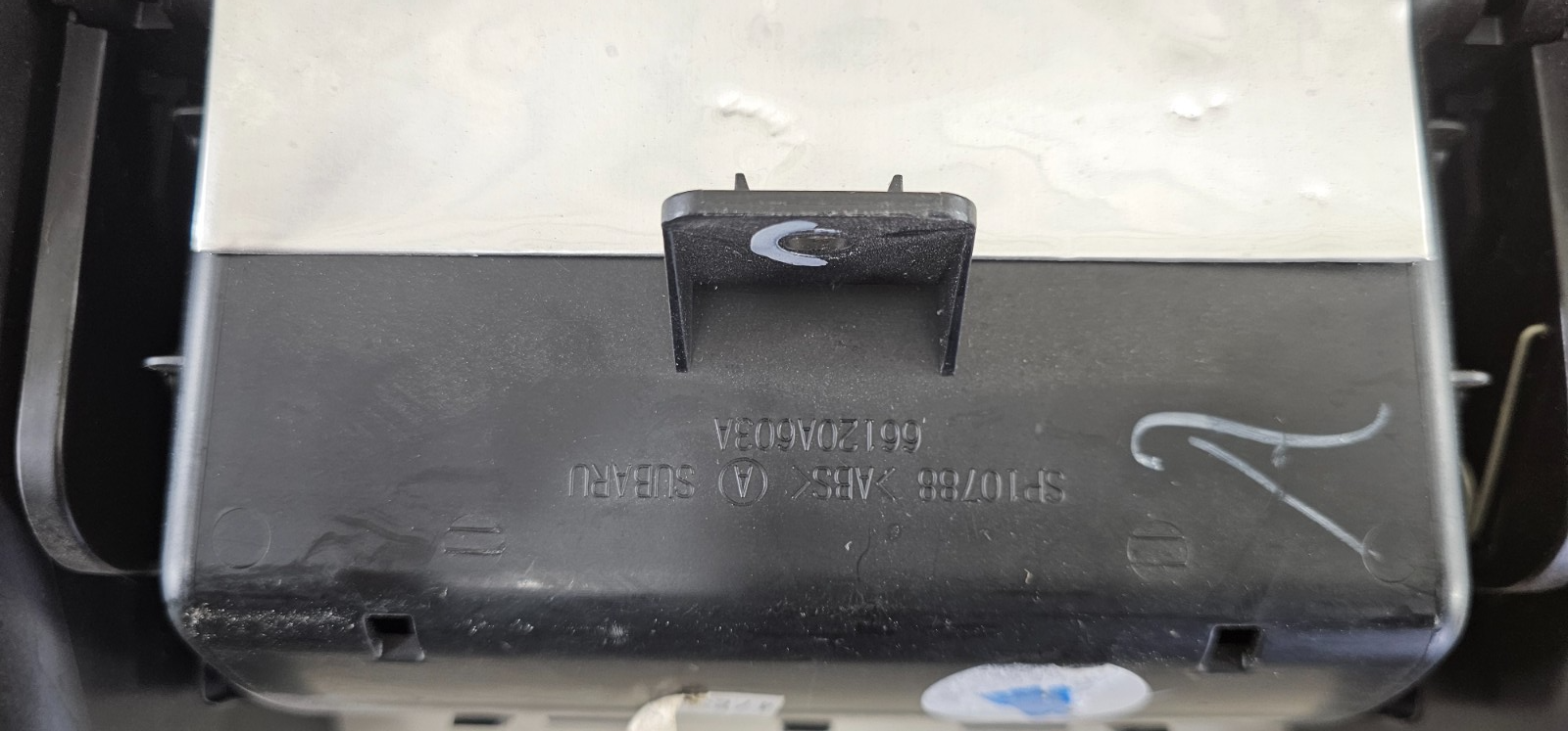 03-09 SUBARU LEGACY OUTBACK Center Dash Radio BEZEL A/C Vents Cubby STORAGE B24