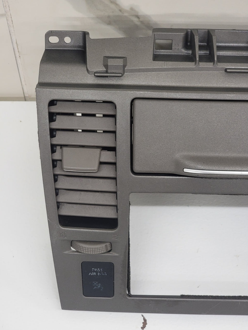 🔥2007-2012Nissan VERSA Dash Radio Bezel GRAY B74