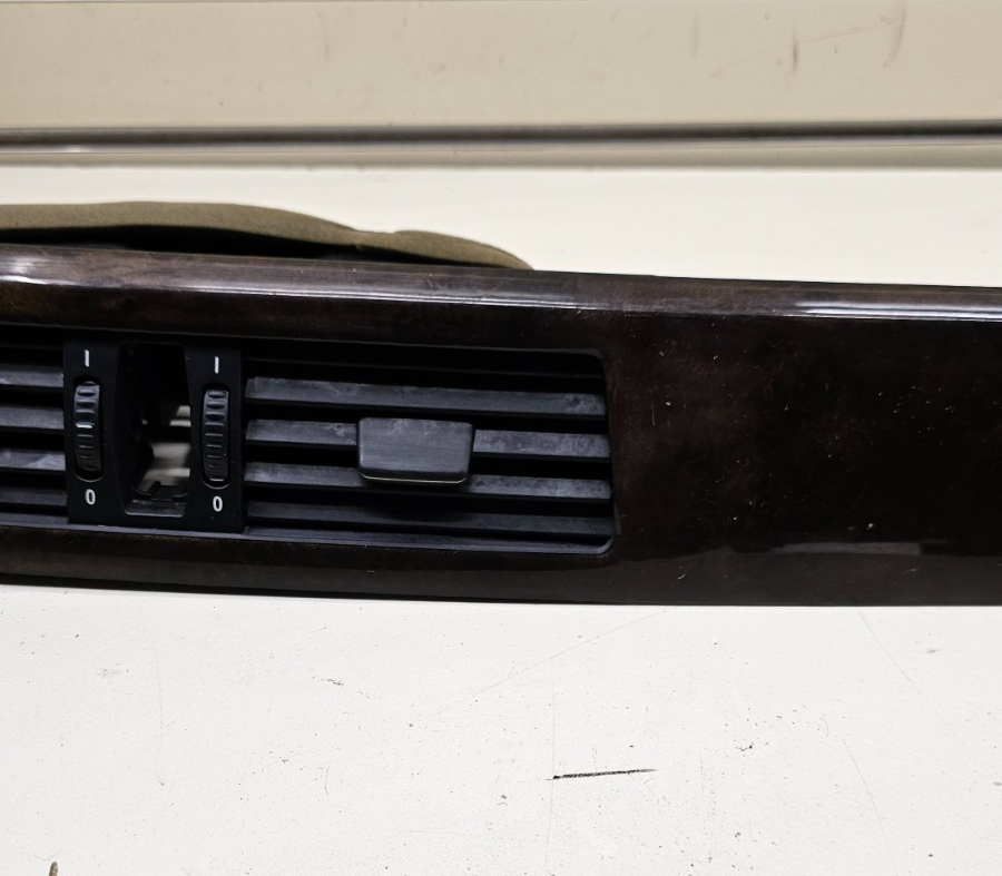 04-10 BMW 525i 528i Dash Center AC Air Vent Heater Grille Trim Panel Bezel Wood