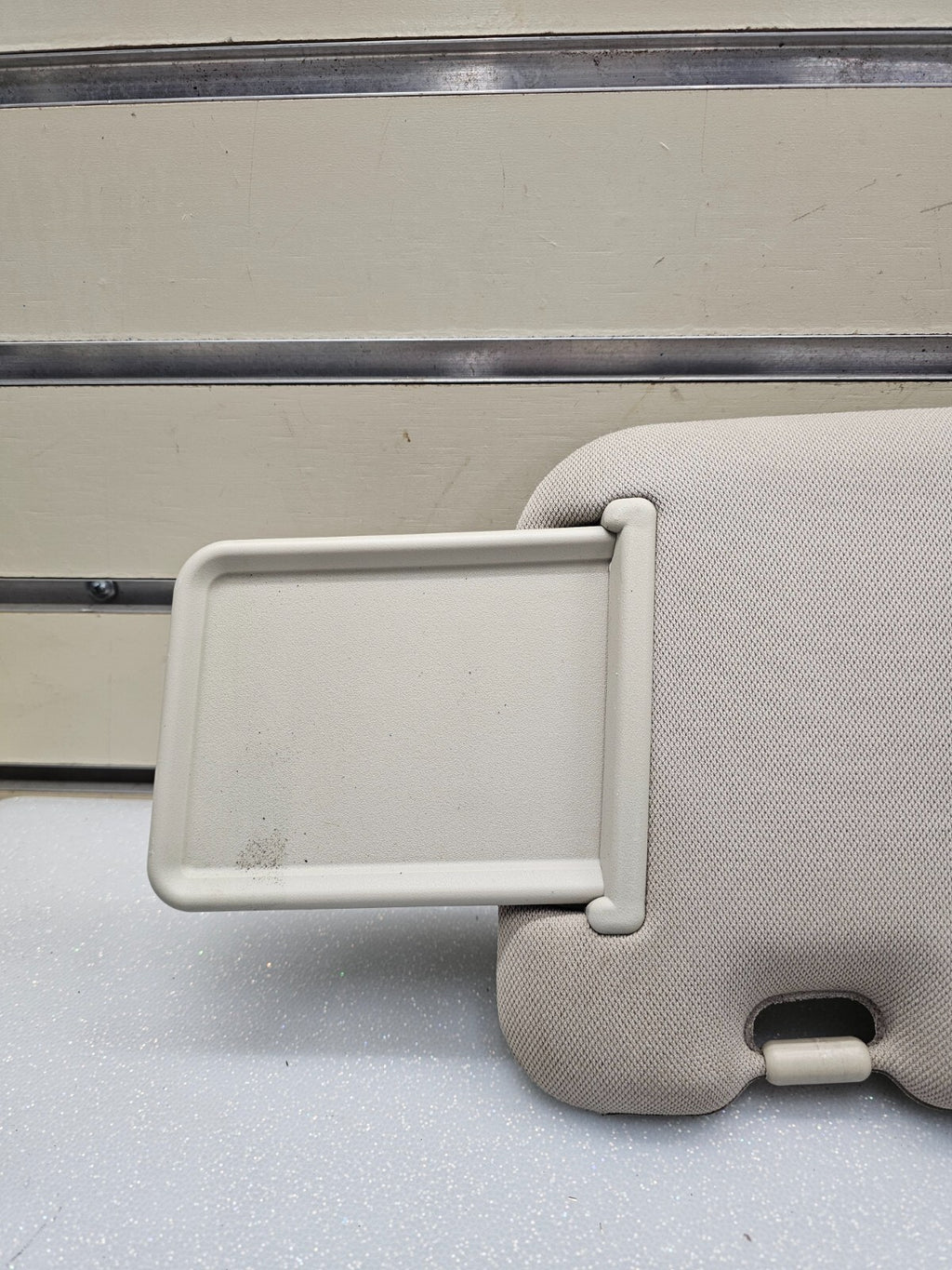 2006-2008 OEM Genuine Nissan Murano Sun Visor RH Passenger Side Gray