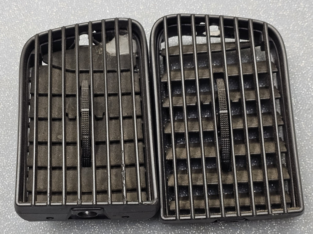 02-05 Dodge RAM CENTER DASH LEFT/RIGHT Heater Air Vents Filter Conditioner Pair