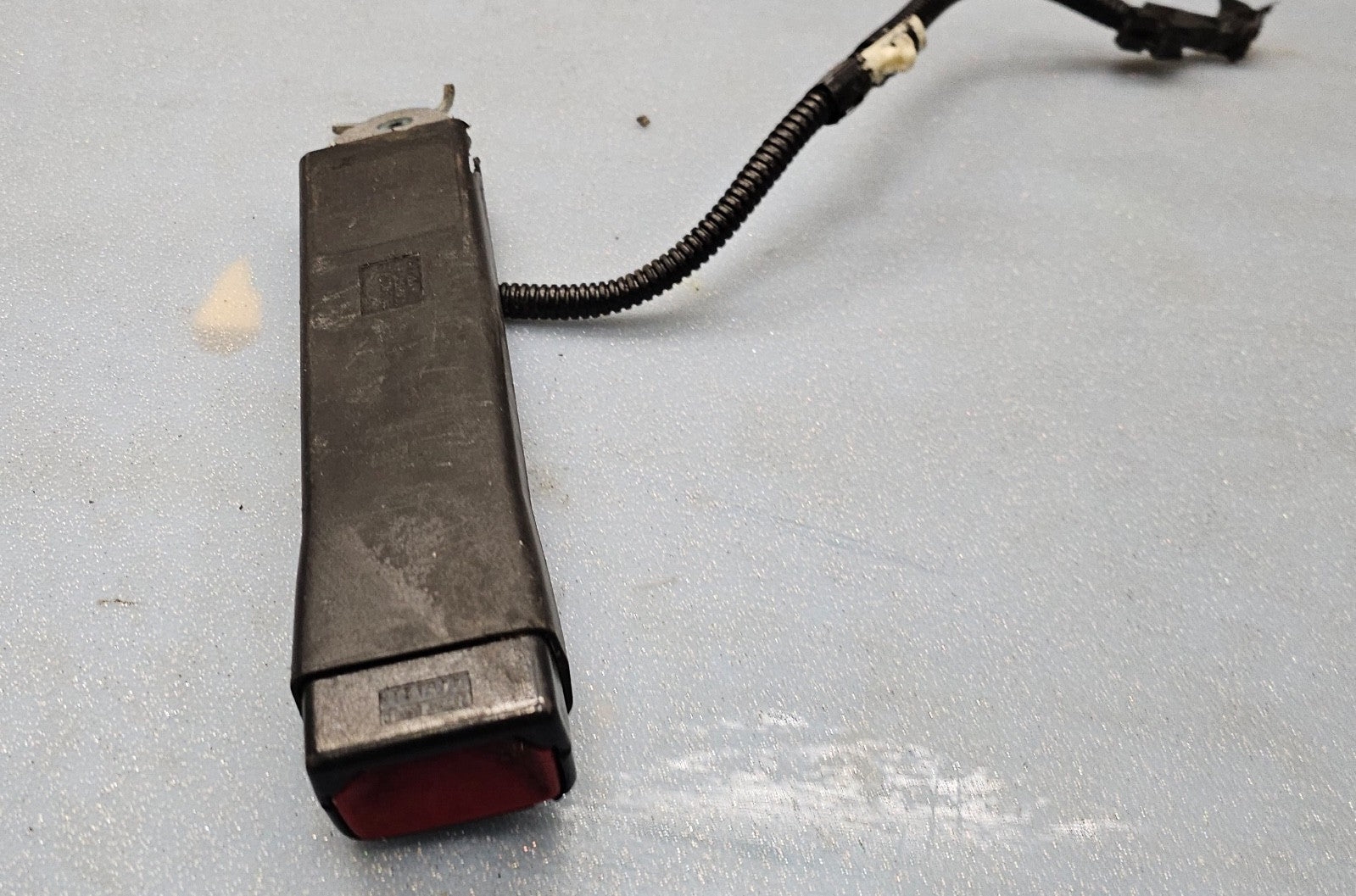 🔥07-14 Tahoe Silverado Front Left Driver Seat Belt Seatbelt Buckle Black OEM