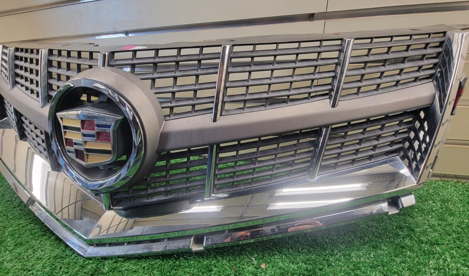 🔥2010-2012 CADILLAC SRX GRILLE WITH EMBLEM ASSEMBLY CHROME OEM