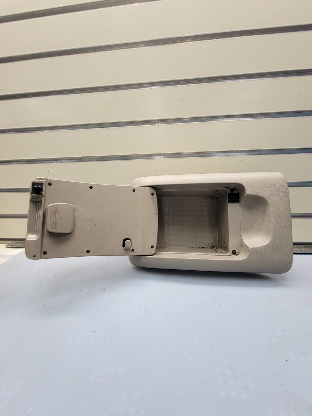 🔥 2004-2010 Toyota Sienna Center Console Lid Armrest Arm Rest Cover Tan