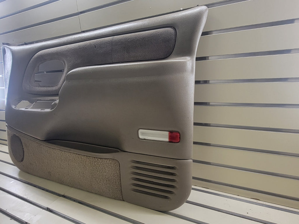 🔥95-99 Chevy GMC Silverado C/K DOOR PANEL Front RIGHT Passenger auto TAN R D2