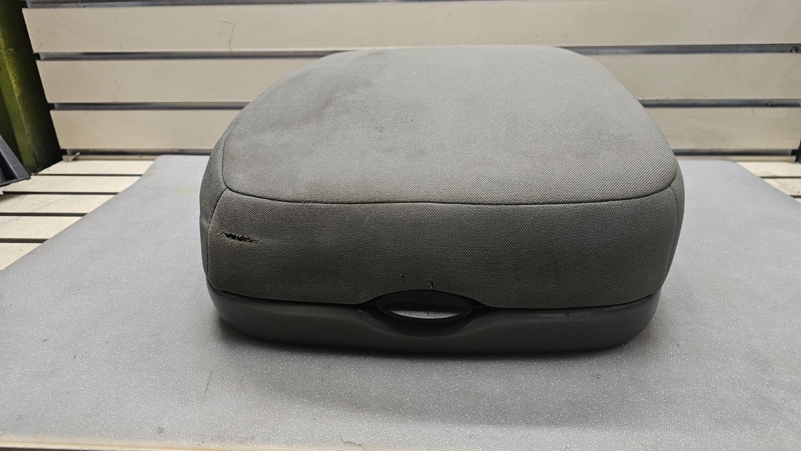 🔥02-08 Dodge RAM Center Console Jump Seat ARMREST Cover Lid Leather Gray JS7
