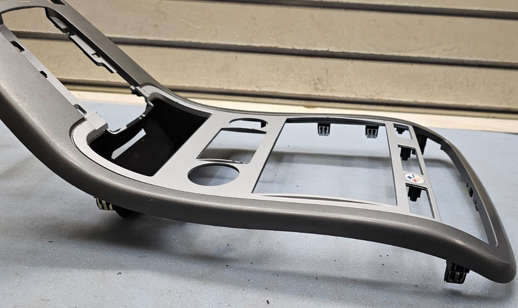 🔥07-09 Chevrolet Equinox Center Dash Radio Climate Bezel Surround Trim silver