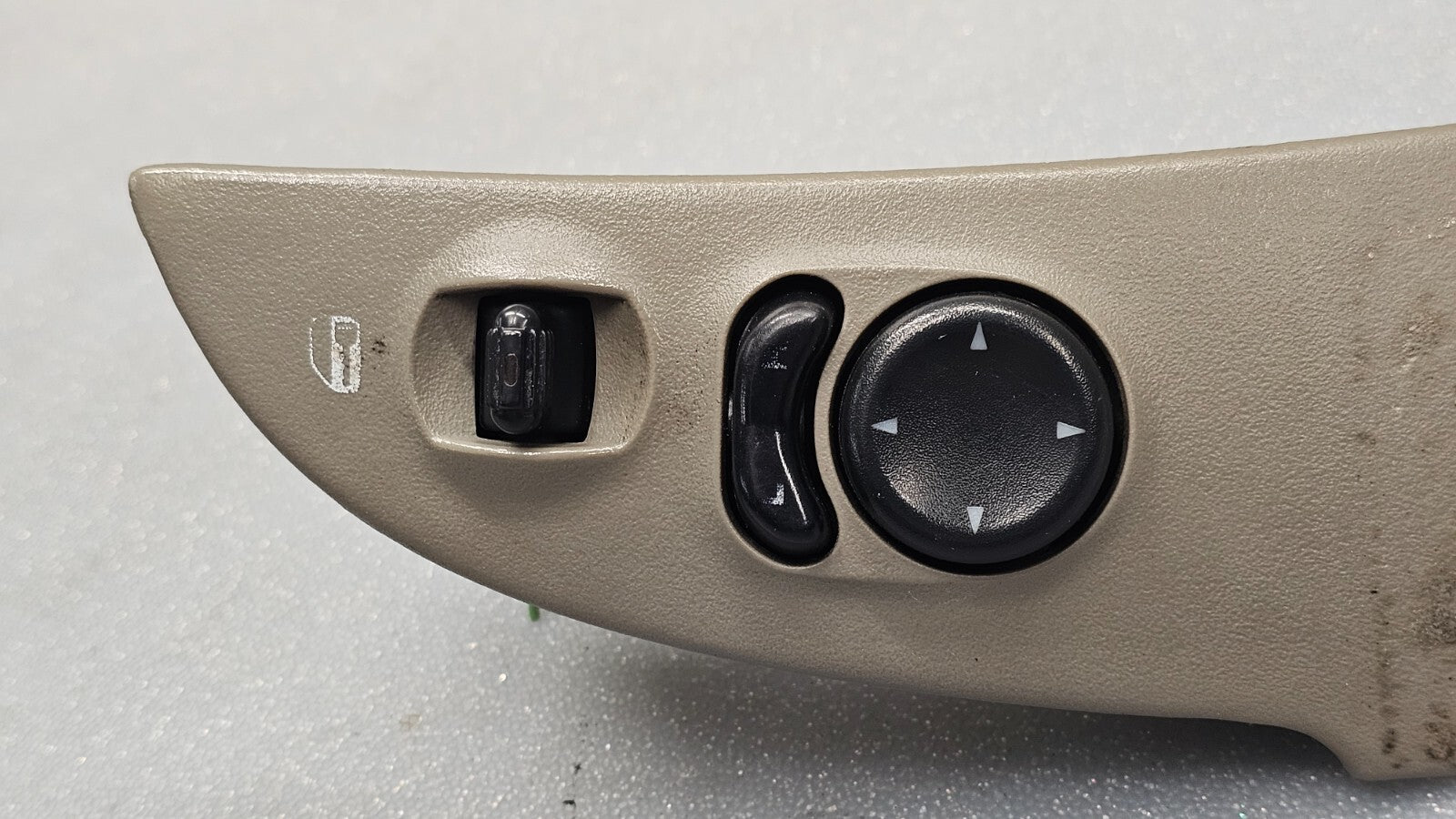 🔥02-07 JEEP LIBERTY LEFT DRIVER MASTER LOCK MIRROR SWITCH TRIM BEZEL OEM TAN