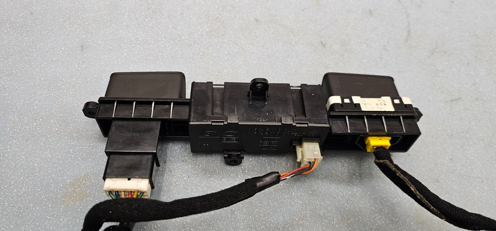 🔥05-09  Kia Sportage Dash Digital Clock HAZARD SWITCH BUTTON Unit