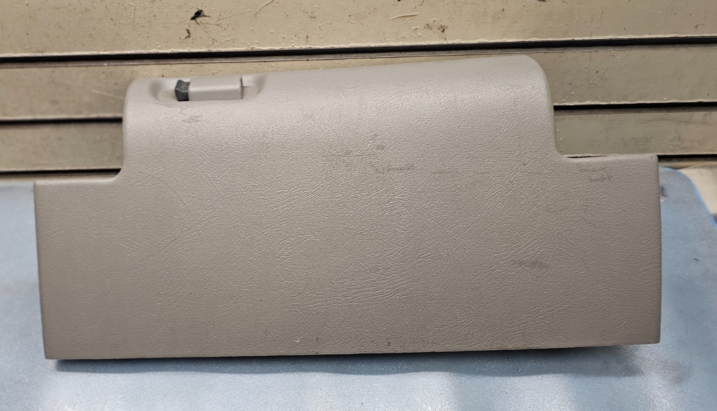 95-99 CHEVY GMC TRUCK SILVERADOC/K Glove Box Storage Compartment Assembly TAN G2