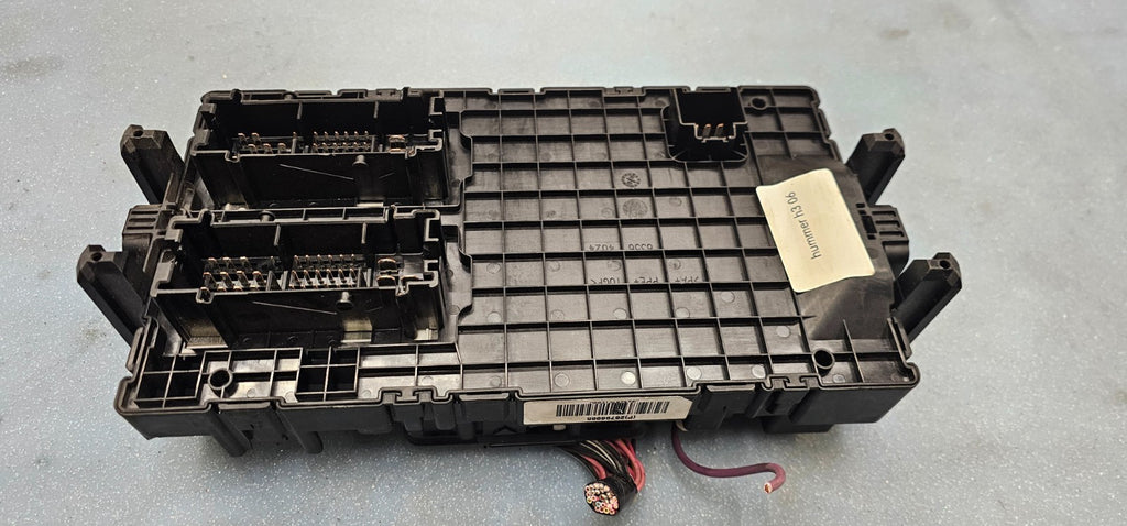 🔥06-07 HUMMER H3 FRONT ENGINE COMPARTMENT FUSE RELAY JUNCTION BOX OEM