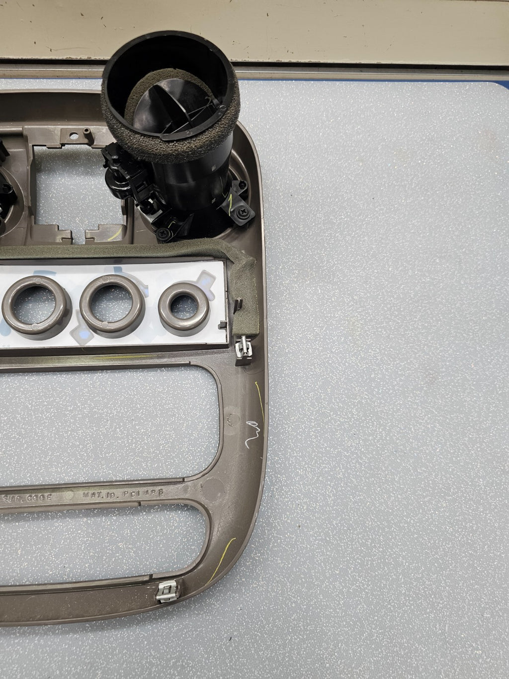 🔥01-05 Chrysler PT CRUISER Dash Radio Bezel Climate Trim Panel TAN B17