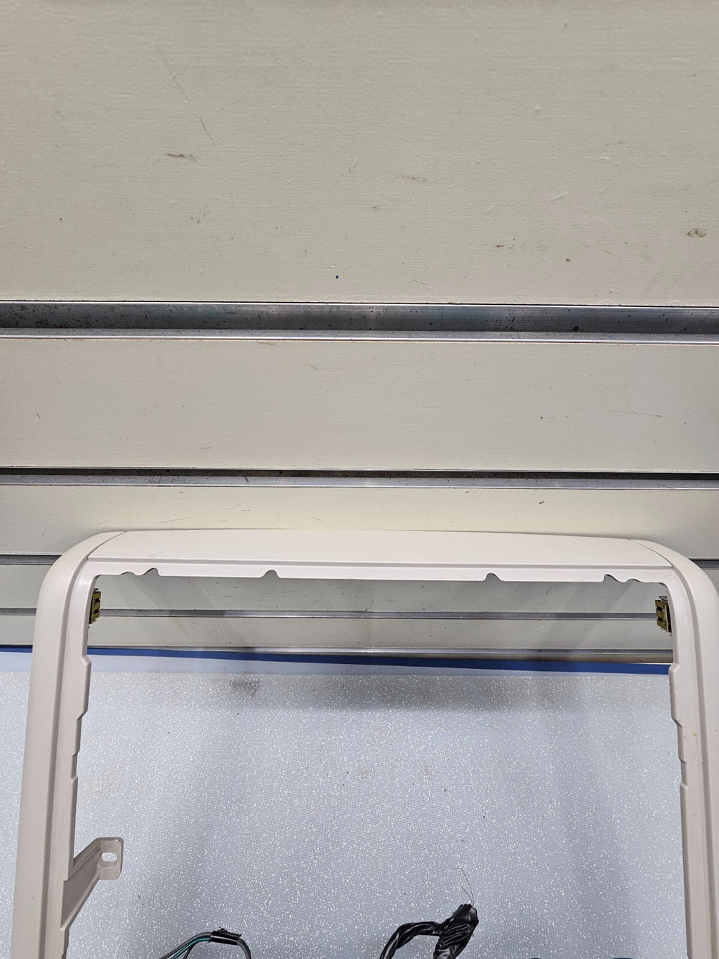 🔥07-14 Tahoe Yukon Escalade Overhead Monitor Console Panel Dome Map Light Gray
