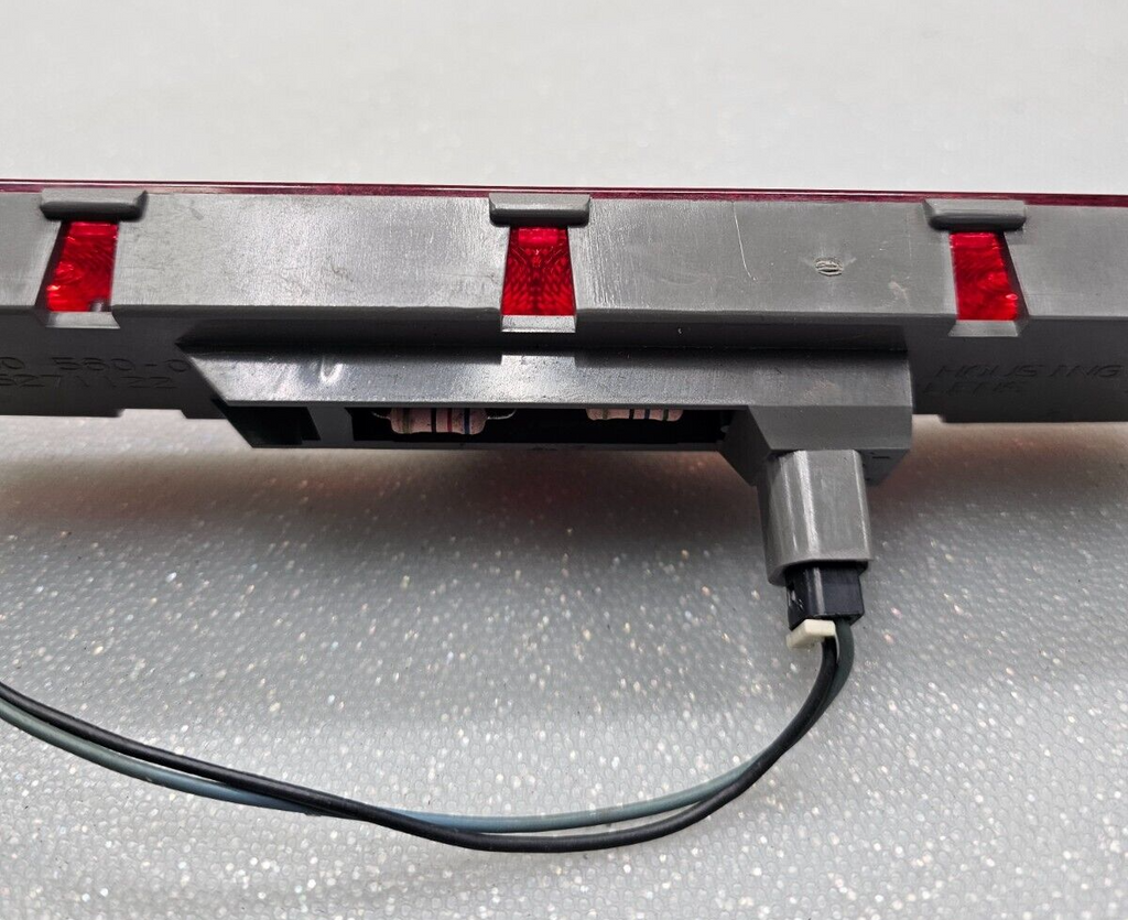 🔥2008-2012 Chevy Malibu Rear High Mount Third Brake Light Lamp Assembly Chrome