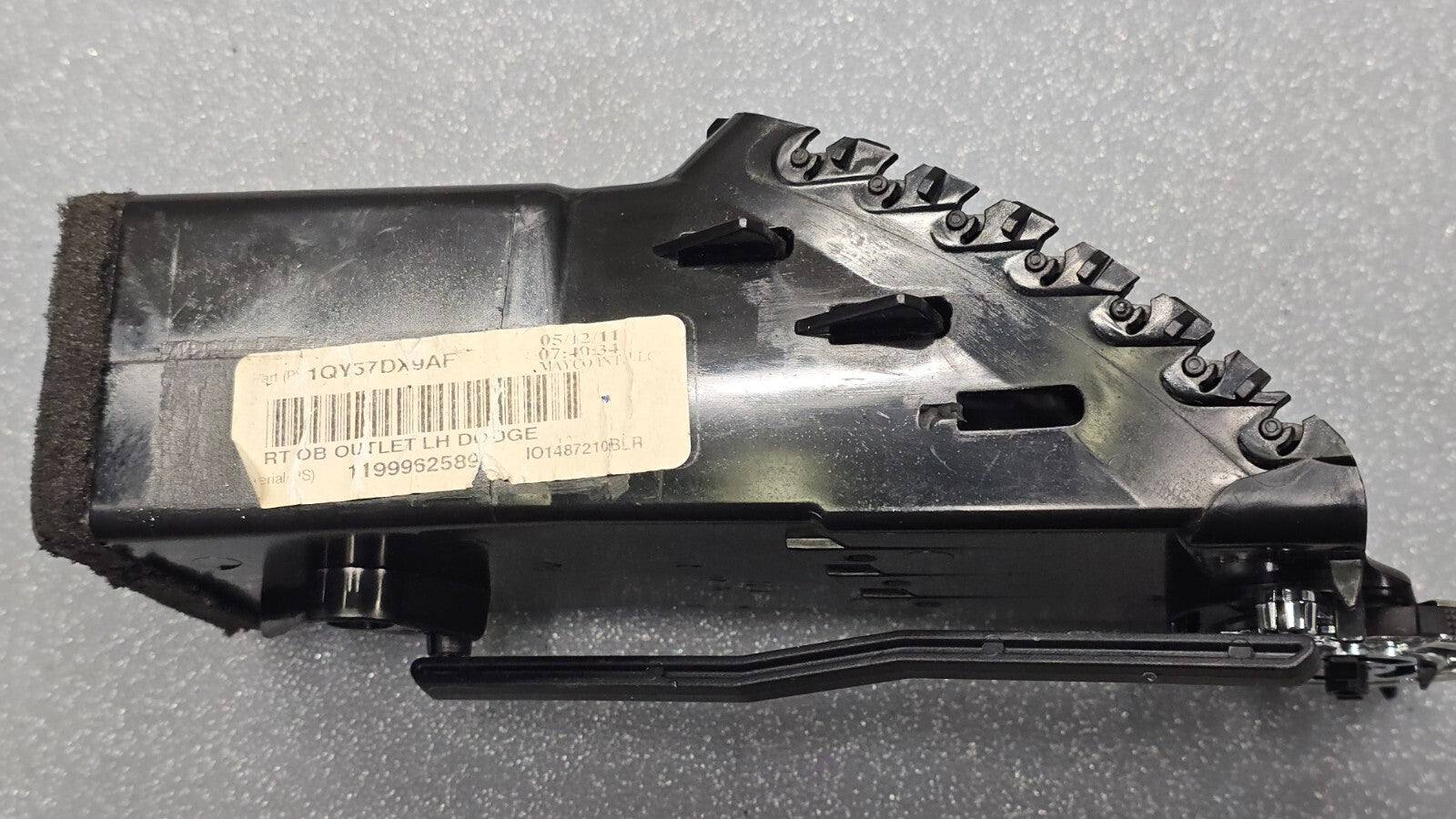 11-20 GRAND CARAVAN TOWN&COUNTRY DASH LEFT DRIVER AC AIR VENT HEATER PANEL BLACK